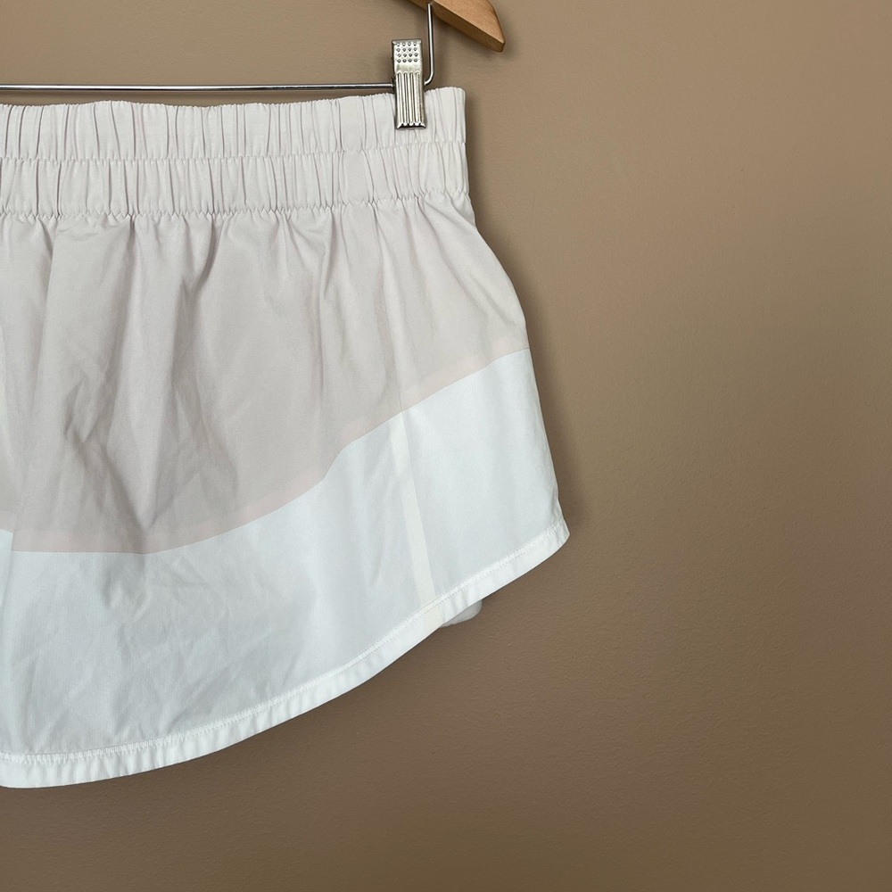 {Lululemon} Run: Breeze By Skirt in Dune / White - Womens 8 - Picture 7 of 12